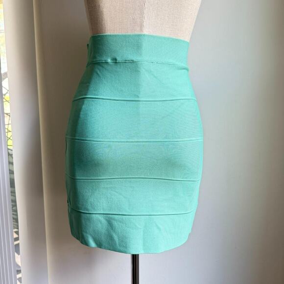 BCBG Max Azria Turquoise Blue Green Bandage Knit Mini Skirt M - Picture 4 of 7